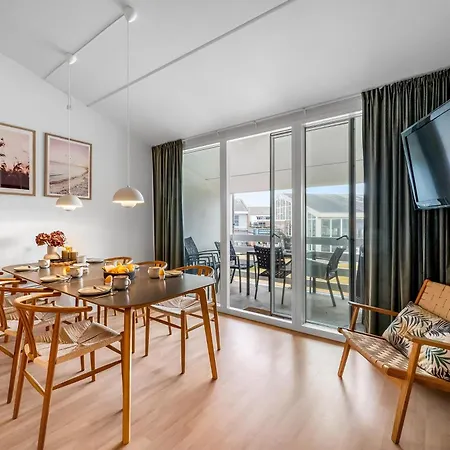 Bright And Newly Renovated Close To The North Sea And Sondervig Center 펜션